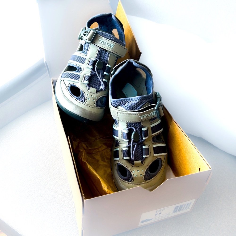 NIB KID’S TEVA SZ 5.5